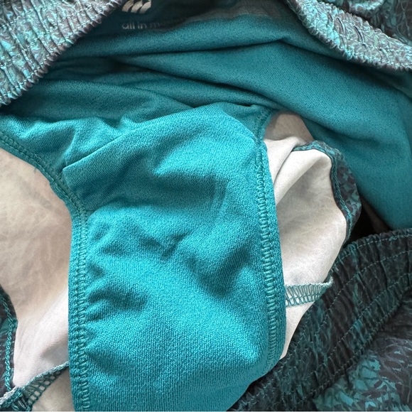 All in Motion Running Shorts in Teal Animal Print. Lined. Women’s Medium - Picture 8 of 11
